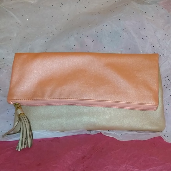 Handbags - On SALE!!STYLE & COMPANY BEAUTIFUL PEACH BEIGE BAG
